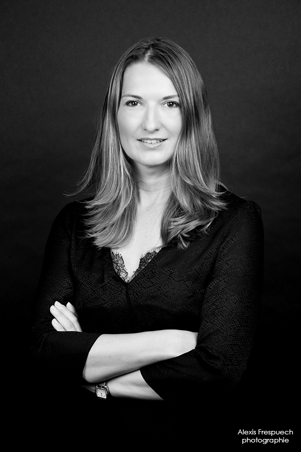 Portrait en studio Marjorie Olibere, fondatrice de la Maison Olibere.